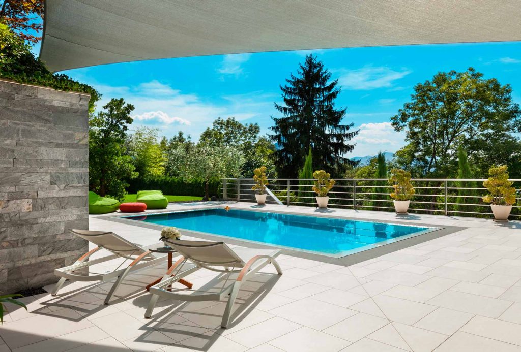 suelo antideslizante para piscinas